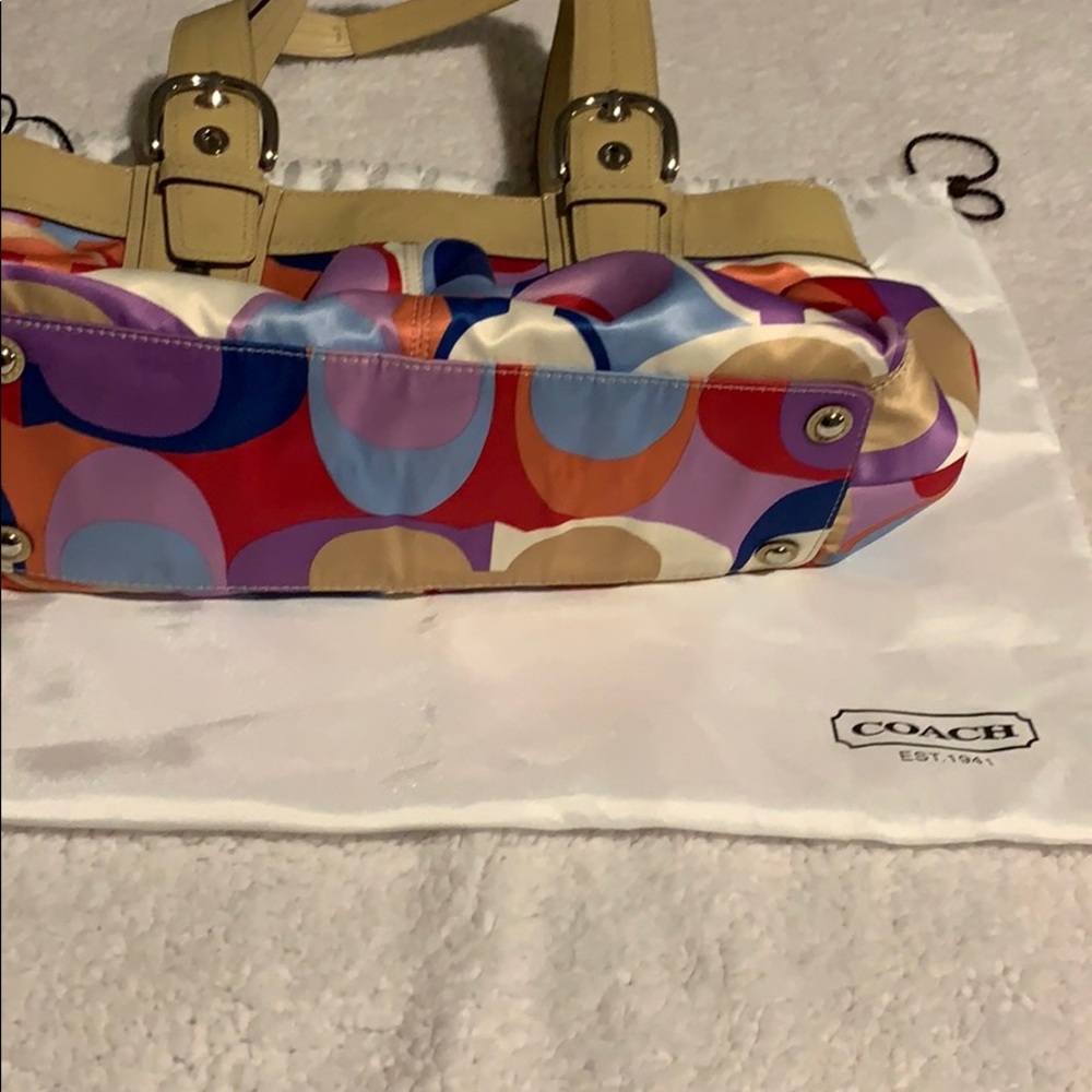 Handbag - Picture 2 of 5